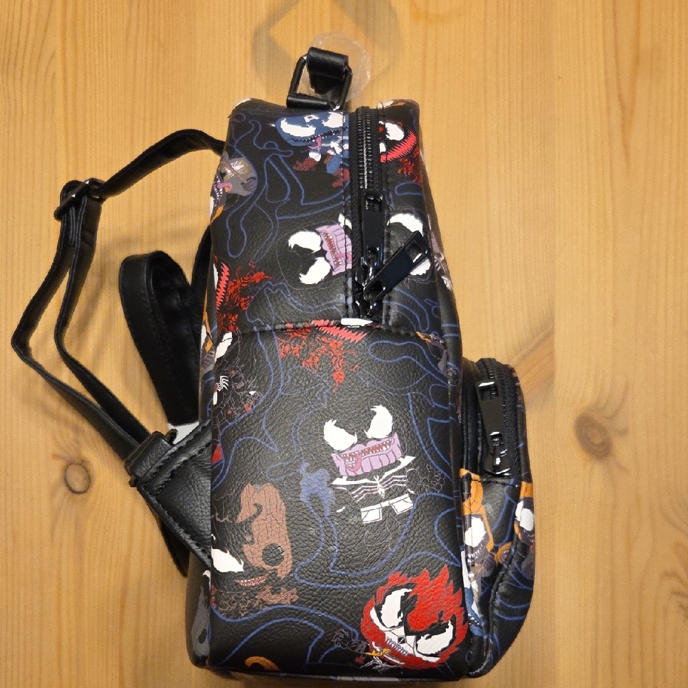 Loungefly x Funko Pop! Marvel Venomized Mini Backpack - Picture 4 of 8